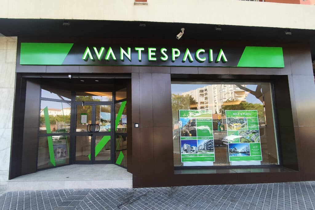 Reforma integra para apertura de la oficina comercial de AVANTESPACIA00